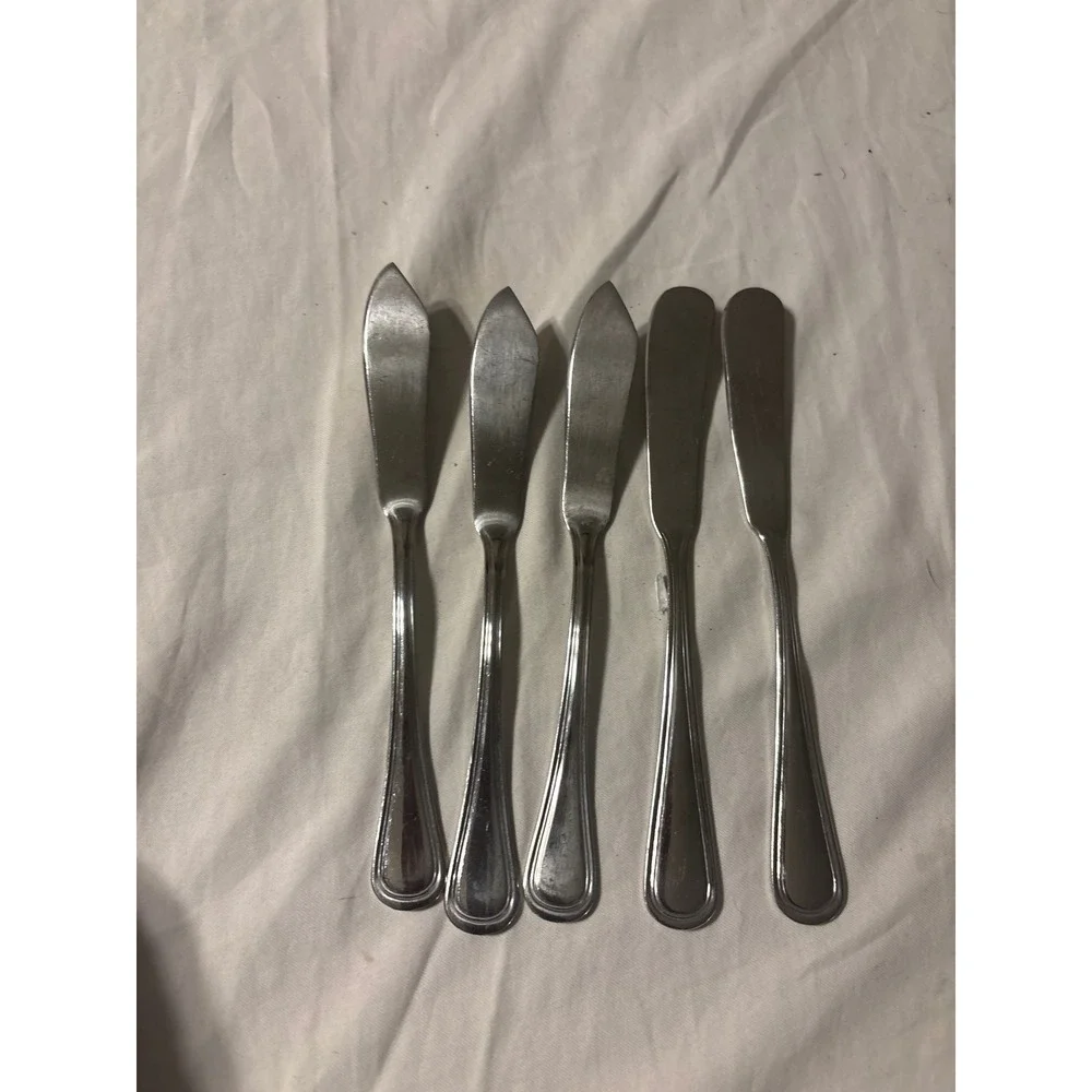 Oneida Winco Butter Knives Spreaders Set 5 Silver Stainless Good Mixed Pattern